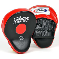 Боксерские лапы FAIRTEX FMV-9