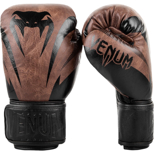 Боксерские перчатки для тренировок VENUM IMPACT (сбоку)