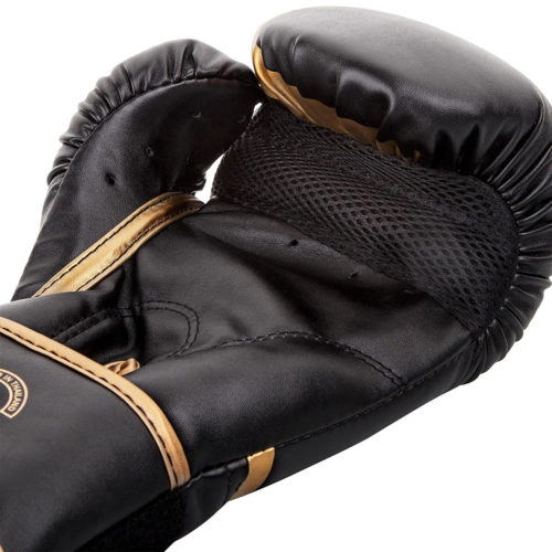 Черно-золотые боксерские перчатки VENUM CHALLENGER 2.0 (ладонь)