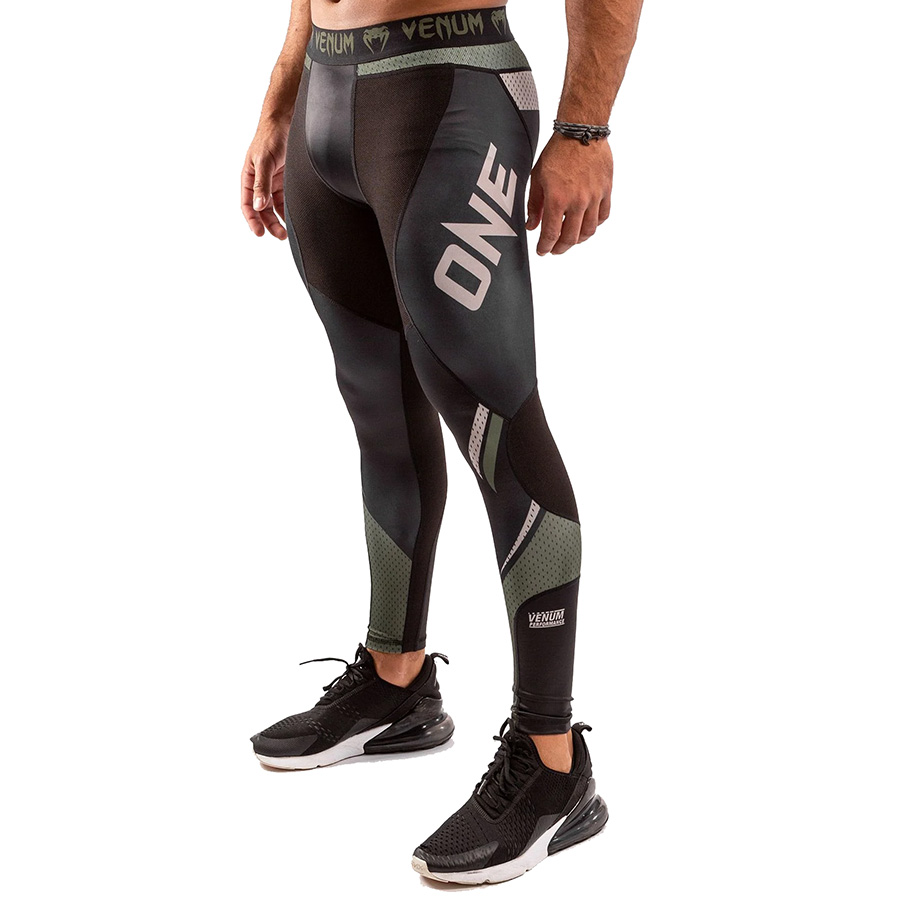 Черно-зеленые компрессионные штаны VENUM ONE FC IMPACT