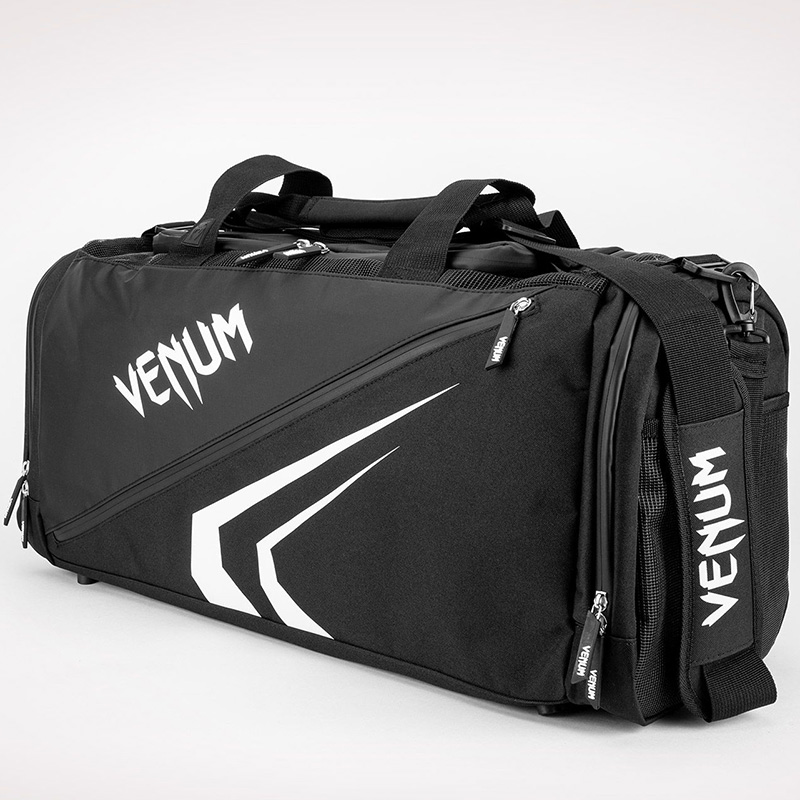 Черно-белая спортивная сумка VENUM TRAINER LITE EVO