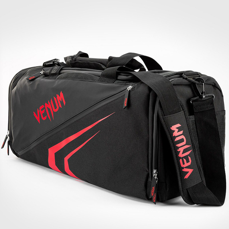 Черно-красная спортивная сумка VENUM TRAINER LITE EVO