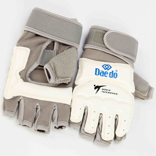 Перчатки для тхэквондо DAEDO WT (спереди)