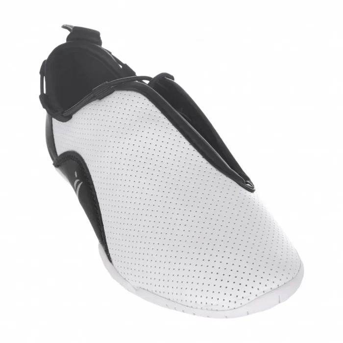 Обувь для тхэквондо степки KHAN COMFORT V2 спереди Обувь для тхэквондо степки KHAN COMFORT V2 спереди
